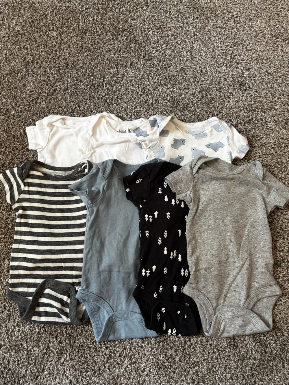 0-3 month boy short sleeved onesie bundle